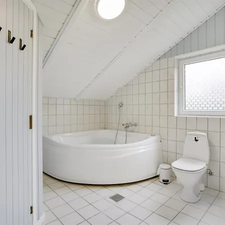 Holiday home Petrus - 750m From The Sea In Se Jutland By Interhome *