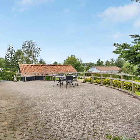 Holiday home Petrus - 750m From The Sea In Se Jutland By Interhome Hejls